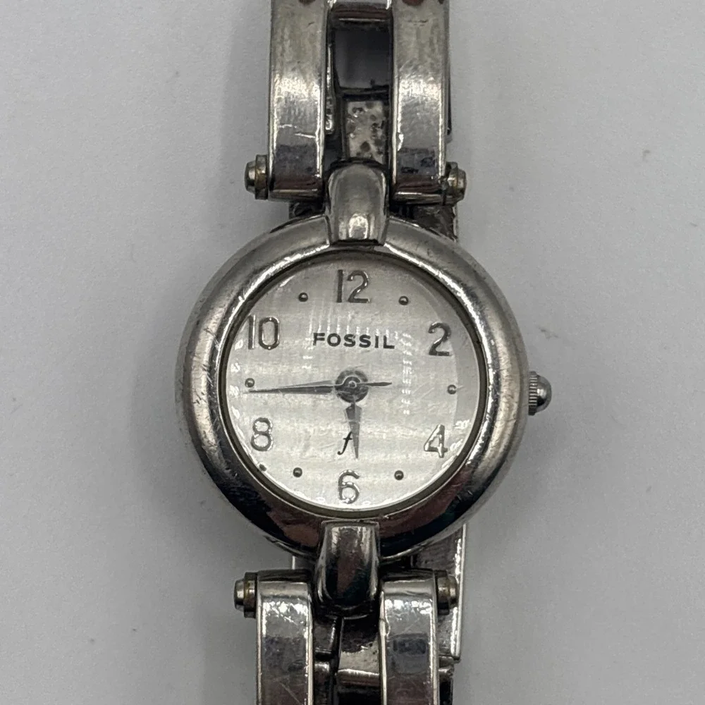 Fossil F2 Women's Watch Silver Link Band Es-8875‎